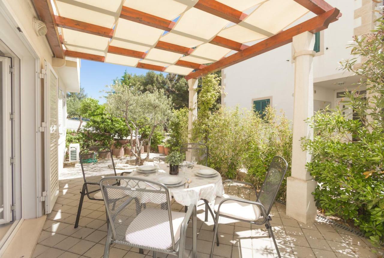 Alpeza Apartments Bol Chambre photo